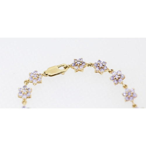 21 - Pale Tanzanite Cluster Daisy Form Set Bracelet Mounted in 9 Carat Yellow Gold 18.5cm Long