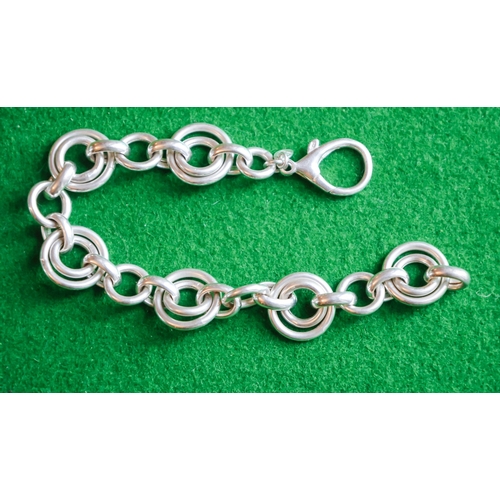 23 - Silver Ladies Bracelet Interlinking Form 19.5cm Long
