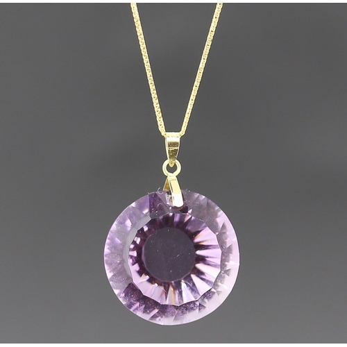 254 - Amethyst of 20 Carats Set as Pendant Mounted on 18 Carat Yellow Gold 1.7cm High Futher Set on 18 Car... 