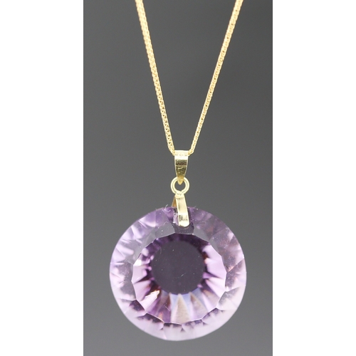 254 - Amethyst of 20 Carats Set as Pendant Mounted on 18 Carat Yellow Gold 1.7cm High Futher Set on 18 Car... 