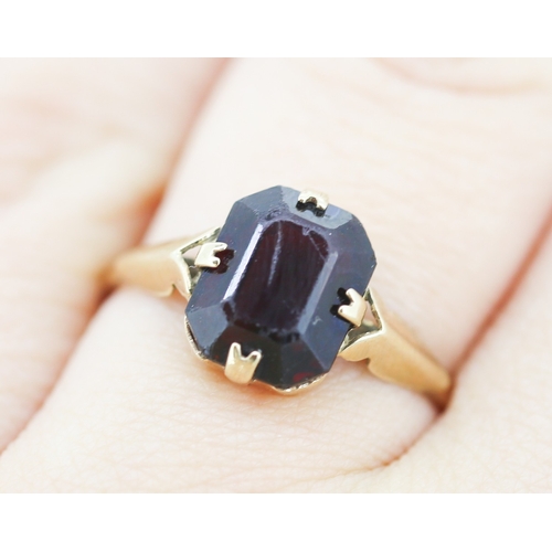259 - Red Garnet Set Single Stone Ring Mounted in 9 Carat Yellow Gold Ring Size P