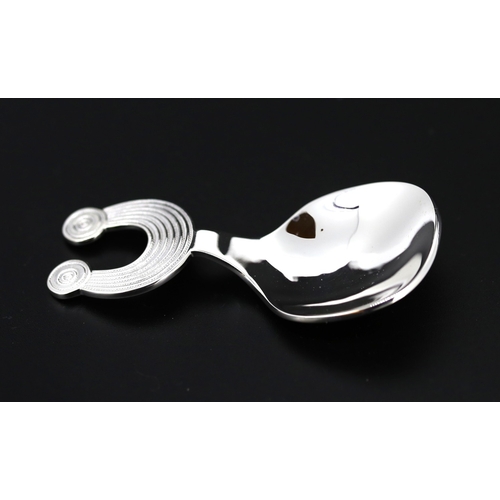 344 - Irish Silver Caddy Spoon Hallmarked Dublin 1973 Gleninsheen Collar Motif to Commemorate Ireland's En... 