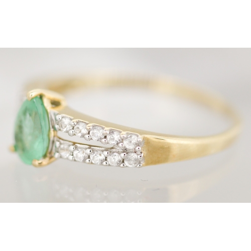 45 - Pear Cut Emerald Set Ring with Two Row Gemset Cluster Set Shoulders Mounted in 10 Carat Yellow Gold ... 