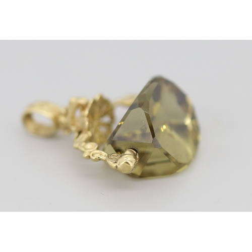 62 - Finely Detailed Citrine Set Swivel Fob Pendant Mounted in 9 Carat Yellow Gold 2.5cm