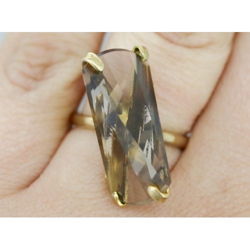 10 - Modernist Form Smoky Quartz Set Single Stone Cocktail Ring Mounted in 9 Carat Yellow Gold Ring Size ... 