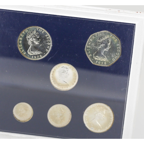 55 - Sterling Silver Isle of Man Decimal Coin Set, Queen Elizabeth 1976, Probjoy Mint Encapsulated with O... 