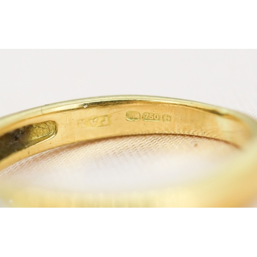 9 - Attractively Detailed, Diamond Cluster Set Ring, Mounted in 18 Carat Yellow Gold, Ring Size J