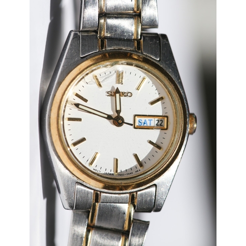 37 - Seiko Ladies BiMetal Wristwatch, Day-Date Aperture, Japan Movement