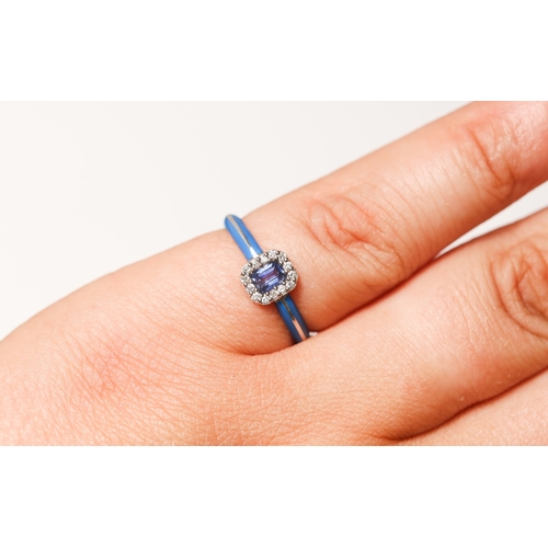 49 - Attractively Detailed Sapphire Centre Stone Ring with Diamond Set Halo Surround, Mounted in 18 Carat... 