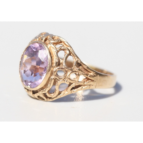 34 - Finely Detailed, Amethyst Bezel Set Single Stone Ring, Filigree Motifs Mounted in 9 Carat Yellow Gol... 