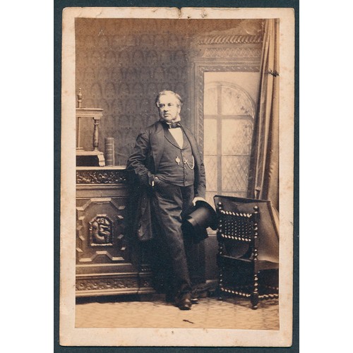 117 - Ephemera. Carte-de-visite. Coln. in 4 modern albums together with 2 small original albums, one with ... 