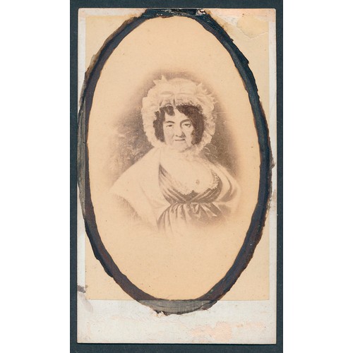 117 - Ephemera. Carte-de-visite. Coln. in 4 modern albums together with 2 small original albums, one with ... 