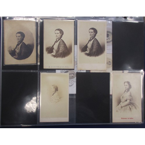 117 - Ephemera. Carte-de-visite. Coln. in 4 modern albums together with 2 small original albums, one with ... 