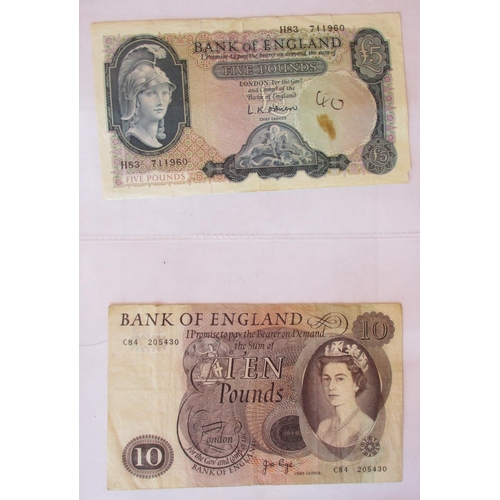 125 - Range on leaves with £5 O'Brien blue H83 fair, Page Britannia 74D fair, Gill Wellington SD36 very fi... 