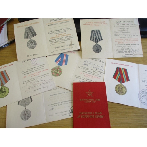 82 - World medals range with 1. U.S.A. Bronze Star un-named as issued, good extremely fine, in case of is... 