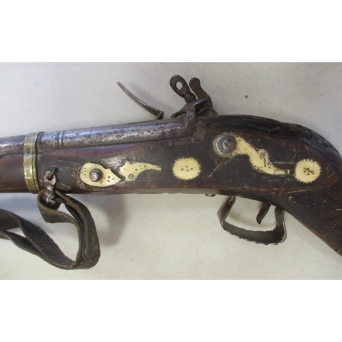 88 - Sindh early 19th century flintlock rifle with 1801 East India Company lockplate, mother of pearl dec... 