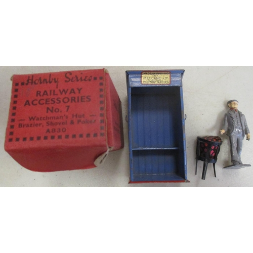 475 - Hornby. O Gauge collection, generally fair to good in good boxes (where present) with Accessories in... 