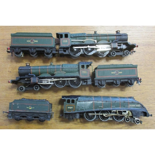 561 - Hornby Dublo. Collection of unboxed locomotives, good to good plus, with BR green 7013 Bristol Castl... 