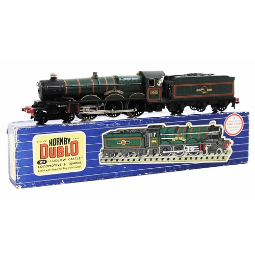 565 - Hornby Dublo. 3-rail BR green 5002 Ludlow Castle 4-6-0 locomotive and tender No. 3221, generally exc... 