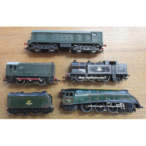 575 - Hornby. Collection of unboxed locomotives, generally good to good plus, with Hornby Dublo 3-rail BR ... 