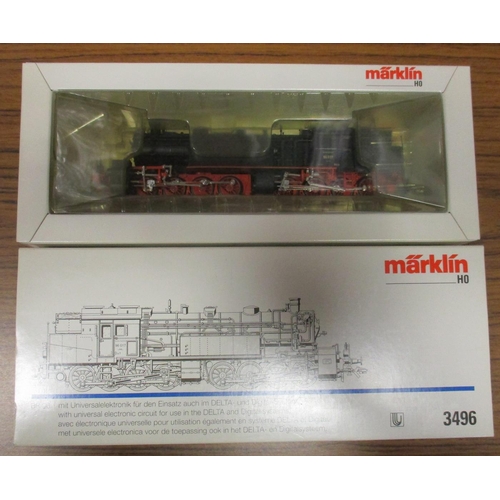 586 - Marklin. HO gauge collection of locomotives, generally excellent in good plus boxes, with Nos. 3304,... 