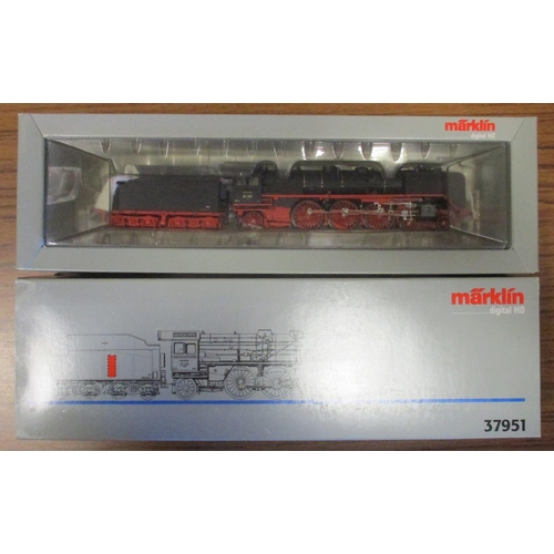 591 - Marklin. Pair of HO gauge Digital locomotives, excellent in good plus boxes, with DB black and red 0... 