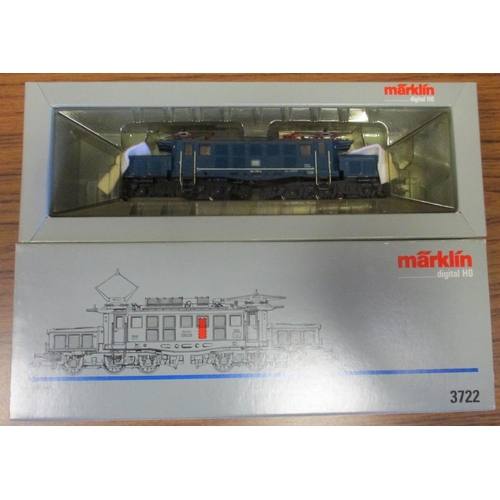 591 - Marklin. Pair of HO gauge Digital locomotives, excellent in good plus boxes, with DB black and red 0... 