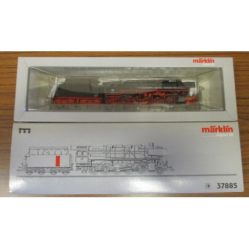 596 - Marklin. Pair of HO gauge Digital locomotives, excellent in good plus boxes, with DB black and red 0... 