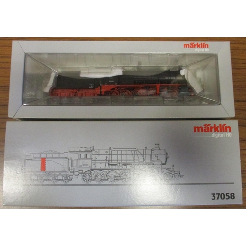 596 - Marklin. Pair of HO gauge Digital locomotives, excellent in good plus boxes, with DB black and red 0... 