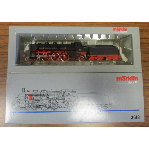 598 - Marklin. Pair of HO gauge Digital locomotives, excellent in good plus boxes, with Deutsche Reichsbah... 