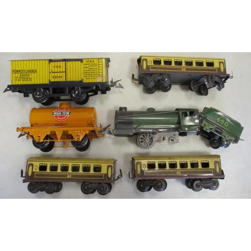 475 - Hornby. O Gauge collection, generally fair to good in good boxes (where present) with Accessories in... 