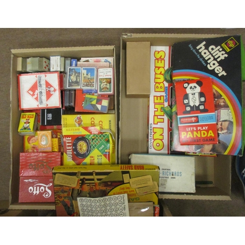 214 - Miscellaneous accumulation in 7 boxes with ranges of model kits, models soldiers, board games, packs... 