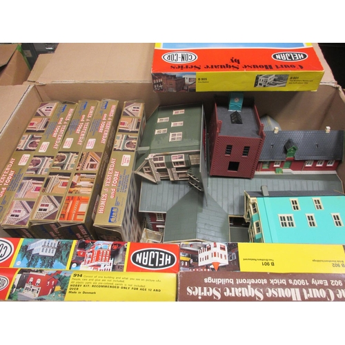 215 - Accumulation of toys and model railway accessories generally good plus to excellent in good plus box... 