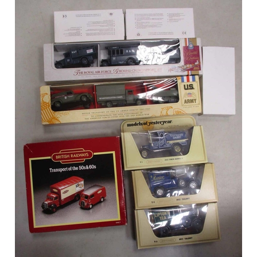 259 - Collection with Corgi Simon Snorkel No 1127, Chipperfield's Circus Land Rover No 487 with both figur... 