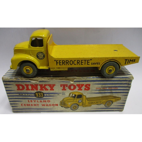 307 - Dinky. Haulage range with BR Electric Lorry No 421, BR Horse Box No 981, Leyland Cement Wagon No 933... 