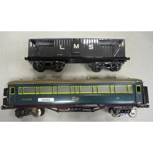 356 - O Gauge modern range with Darstead LB&SCR brown and cream coaches 540 & 85 in triple set box, BP bog... 