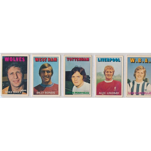 38 - A. & B.C. 1972 Footballers orange/red 1-219 set, in good to very good cond., apart from the odd smal... 