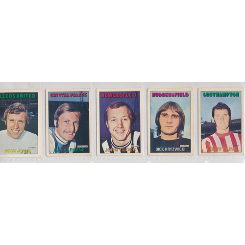 38 - A. & B.C. 1972 Footballers orange/red 1-219 set, in good to very good cond., apart from the odd smal... 