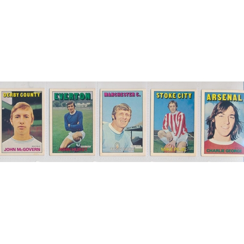 38 - A. & B.C. 1972 Footballers orange/red 1-219 set, in good to very good cond., apart from the odd smal... 