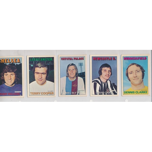 38 - A. & B.C. 1972 Footballers orange/red 1-219 set, in good to very good cond., apart from the odd smal... 