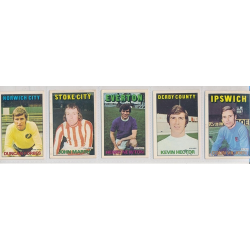 38 - A. & B.C. 1972 Footballers orange/red 1-219 set, in good to very good cond., apart from the odd smal... 