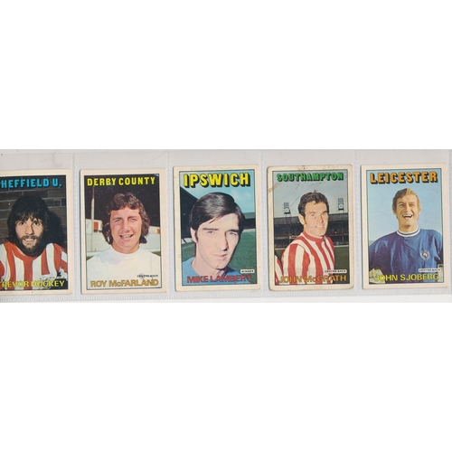 38 - A. & B.C. 1972 Footballers orange/red 1-219 set, in good to very good cond., apart from the odd smal... 