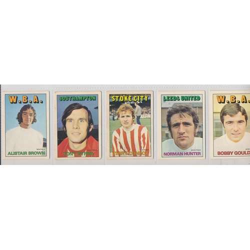 38 - A. & B.C. 1972 Footballers orange/red 1-219 set, in good to very good cond., apart from the odd smal... 