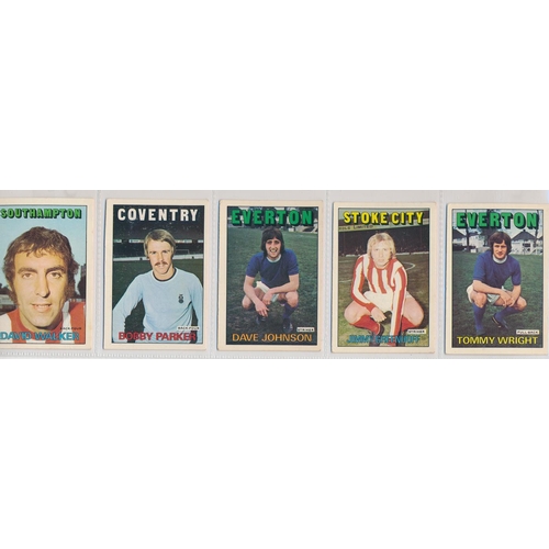 38 - A. & B.C. 1972 Footballers orange/red 1-219 set, in good to very good cond., apart from the odd smal... 