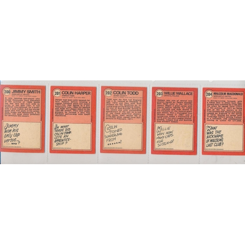 38 - A. & B.C. 1972 Footballers orange/red 1-219 set, in good to very good cond., apart from the odd smal... 