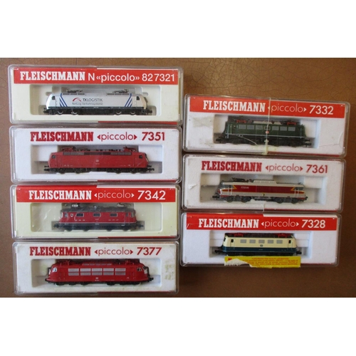 401 - Fleischmann. N gauge range of electric locomotives generally mint in good to excellent boxes 7328, 7... 