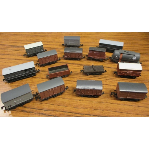 419 - Graham Farish. N gauge collection including boxed coaches (45) and wagons (33) including Dapol coach... 