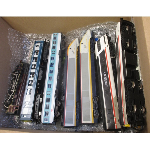 425 - Unboxed accumulation of OO/HO gauge mainly Hornby, Fleishcmann and Marklin in mixed condition with c... 