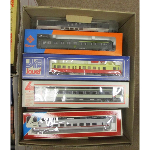 426 - Collection of HO gauge coaches, excellent to mint, generally in excellent boxes, with Jouef (8), Lil... 