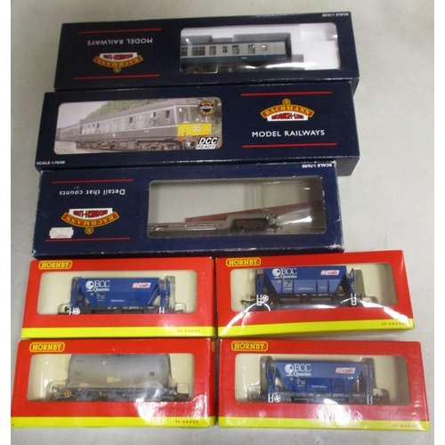 438 - Mixed collection with locomotives Heljan BR blue 47059 BRB-DC No 4731, BR grey 47321 privately weath... 